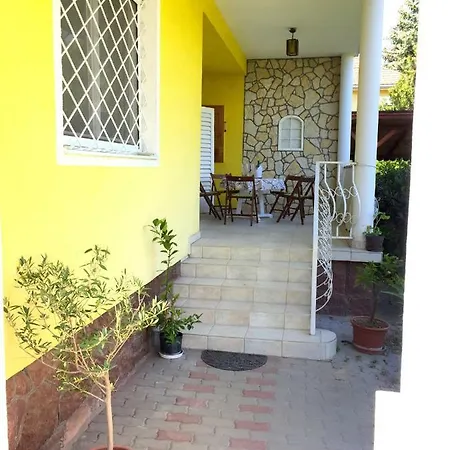 Apartment Sebestyen *