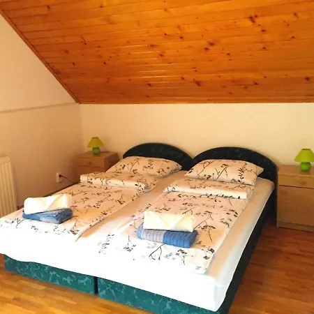 Sebestyen Apartment Balatonalmadi