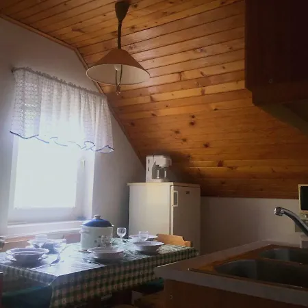 Apartment Sebestyen Balatonalmadi